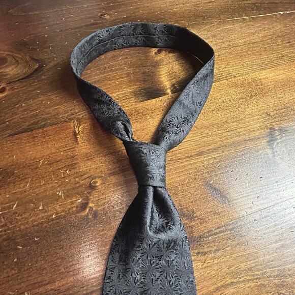 ⭐️‎ Harve Bernard 100% Silk Handmade Black Neck Tie Men's Formal Stylish Vintage - Picture 2 of 7